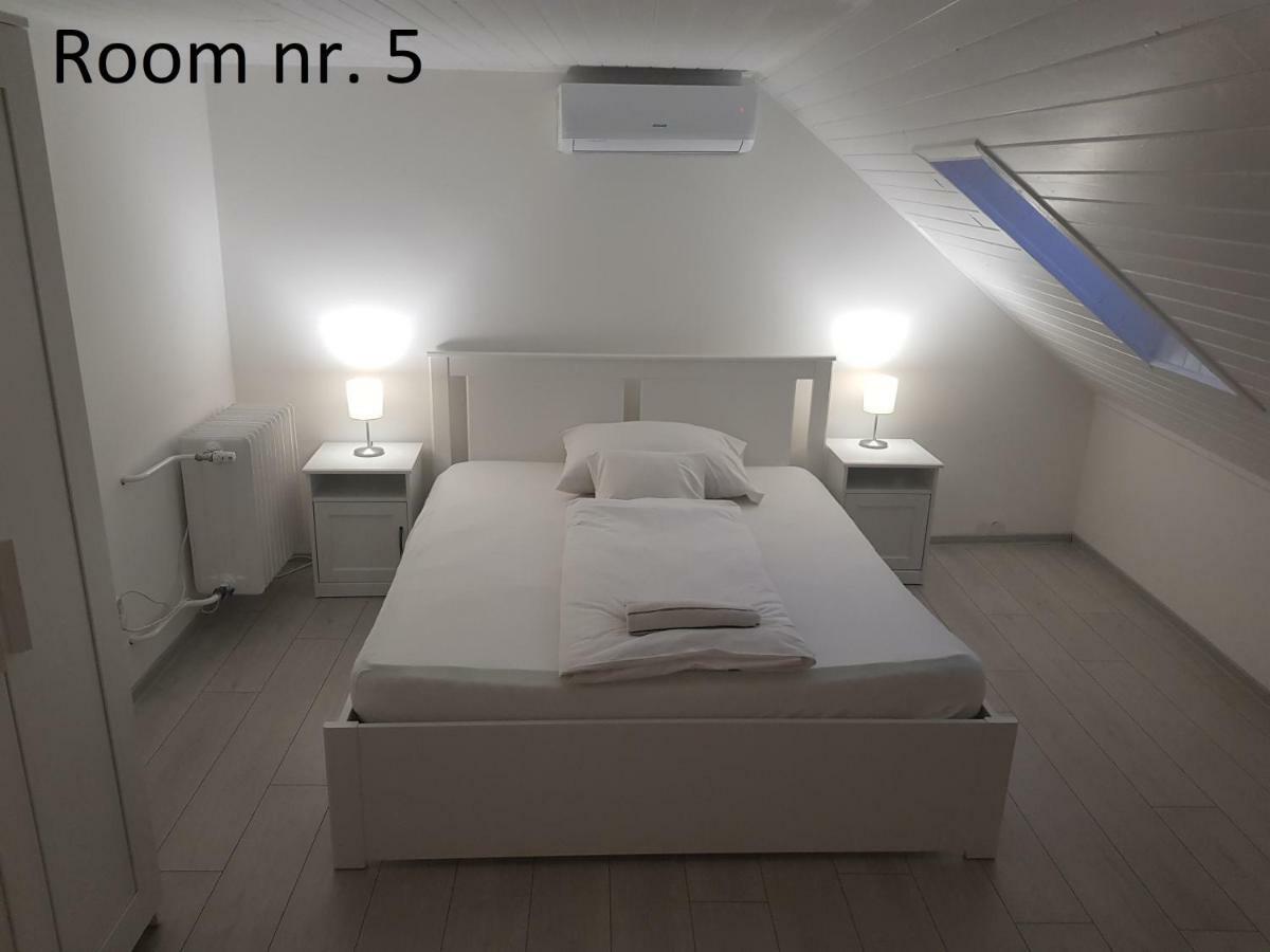 Zoli Apartmanok-Zoli Koelcsey 19 Villa Hajdúszoboszló Buitenkant foto