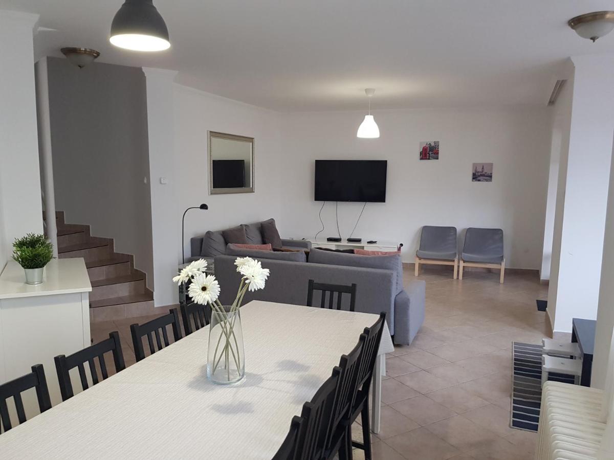 Zoli Apartmanok-Zoli Koelcsey 19 Villa Hajdúszoboszló Buitenkant foto